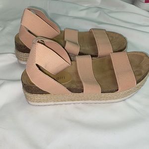 Madden Girl Platform Sandals with straps | Size 6